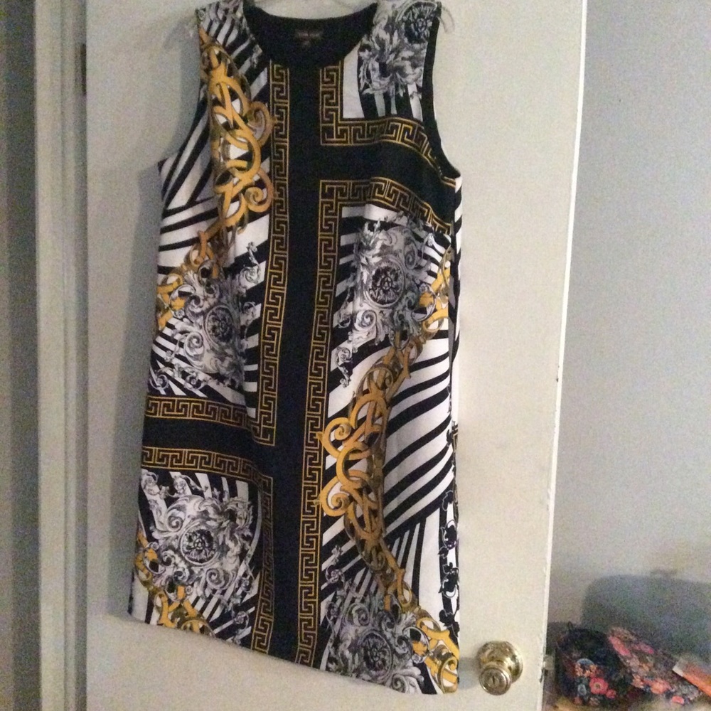 Plus size dresses - Picture 5 of 8